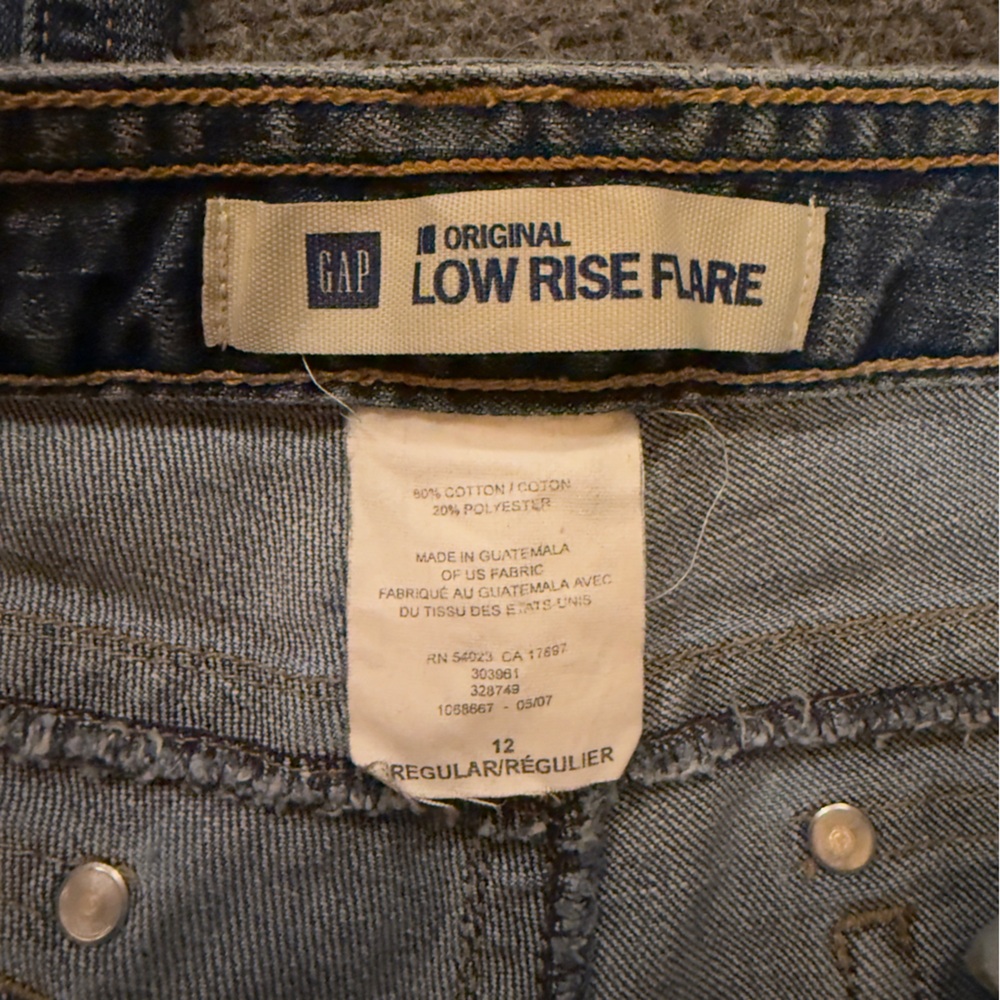 GAP Women's Original Low Rise Flare Blue Jeans Sz 12x30 - Picture 2 of 8